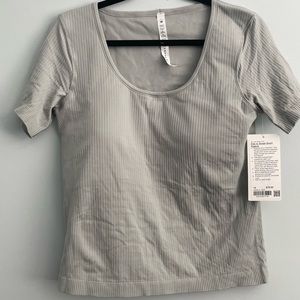 NWT LULULEMON short sleeve ribbed top size 14